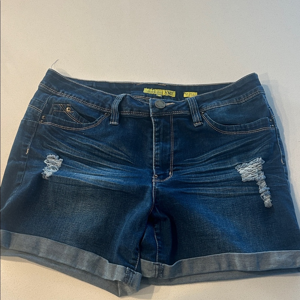 Stretchy Mid Rise Women's Blue Denim cuffed distressed Shorts Size 11